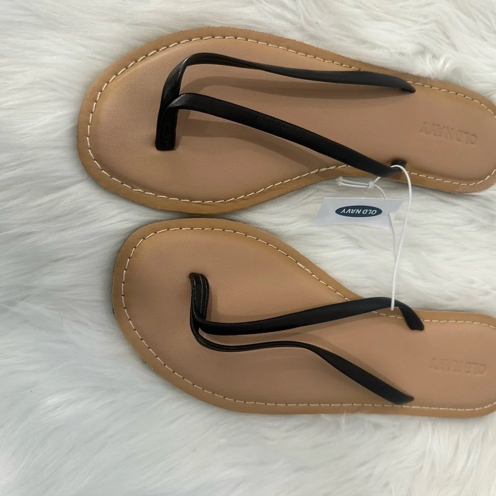 Old navy Sz 6 black sandals NWT